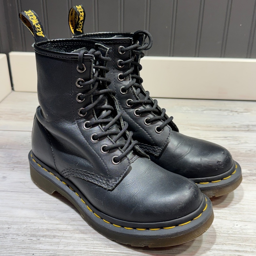 Dr Marten's 11821 Black AIR WAIR Lace Up Leather Boots‎ Unisex Sz 5
